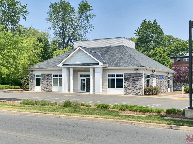 Primary Photo Of 176 Newington Rd, West Hartford Bank For Lease