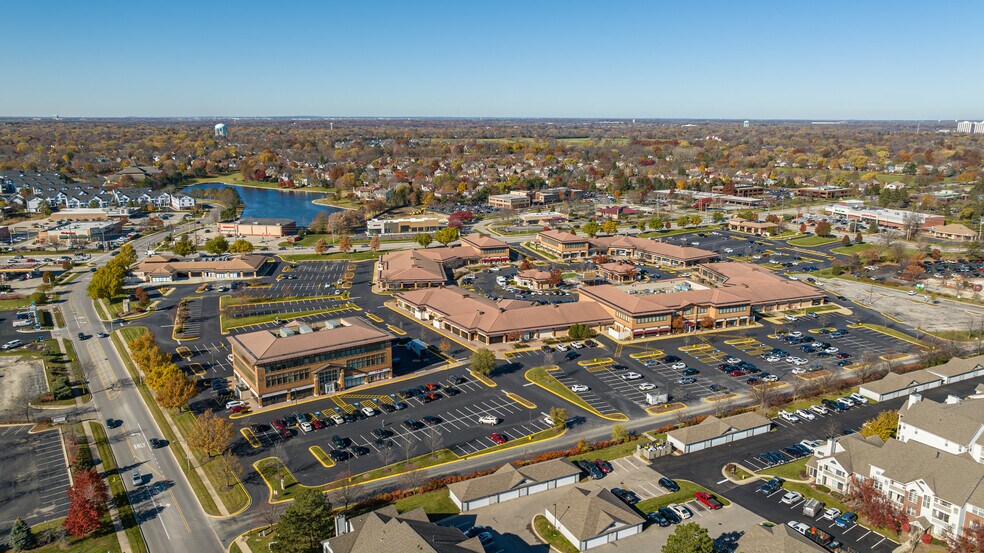 More Photos Of 11-421 Town Square, Wheaton Unknown For Lease