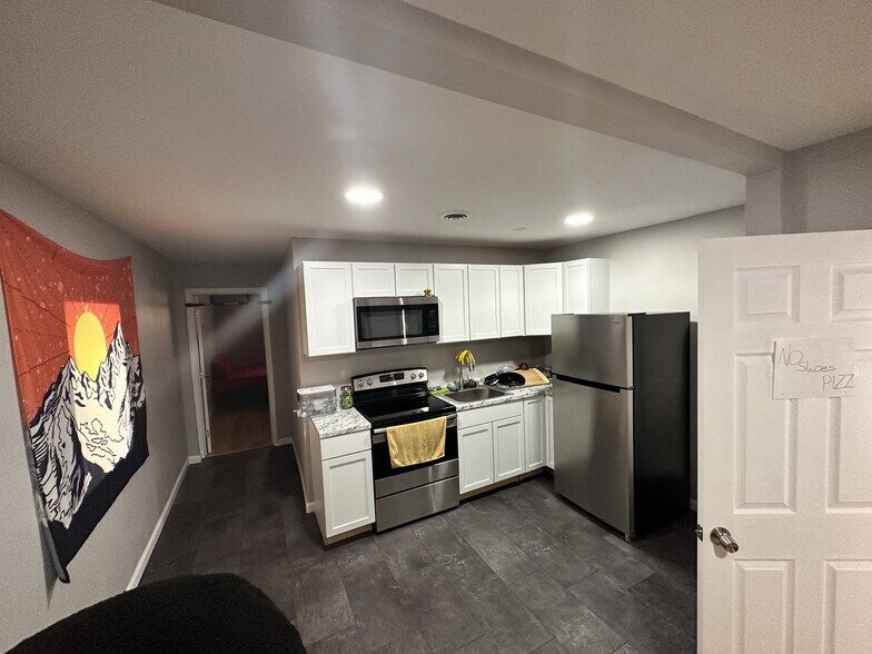 More Photos Of 41 1/2 Fayette St, Binghamton Apartments For Sale