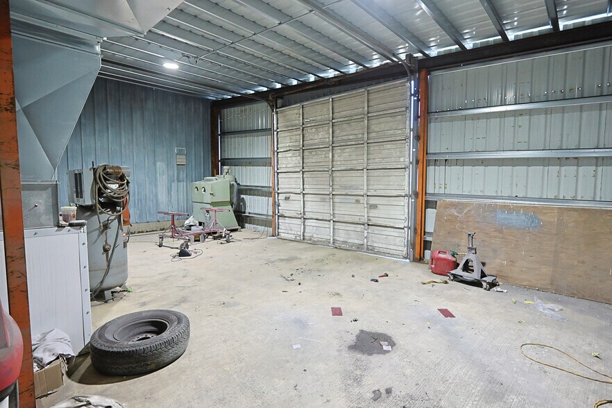 More Photos Of 390 N Front St, Coos Bay Industrial For Sale