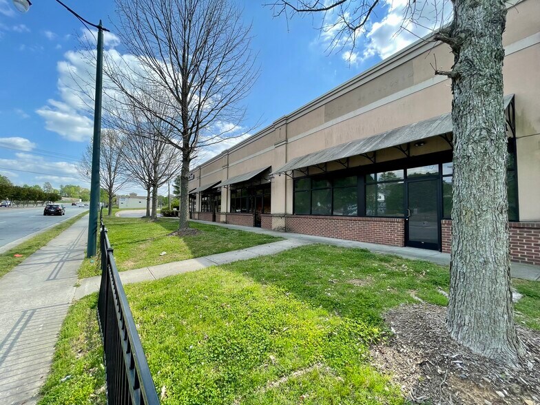 More Photos Of E Innes St, Salisbury Unknown For Lease