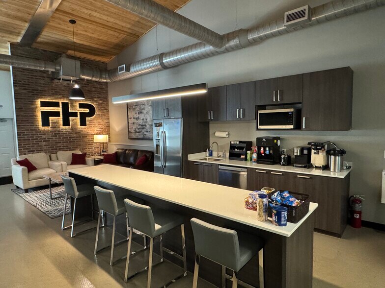 More Photos Of 2146 N Karwick Rd, Michigan City Office For Lease