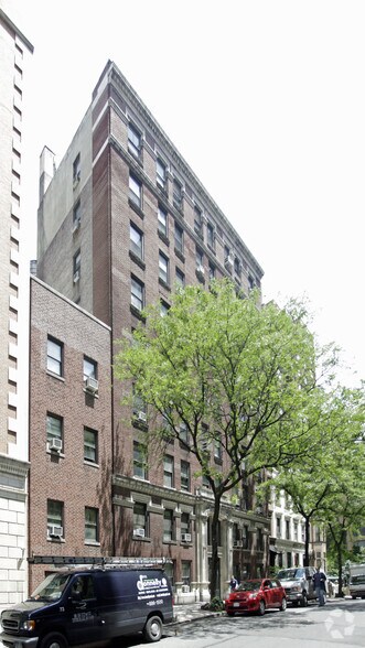 More Photos Of 225 W 71st St, New York Apartments For Lease