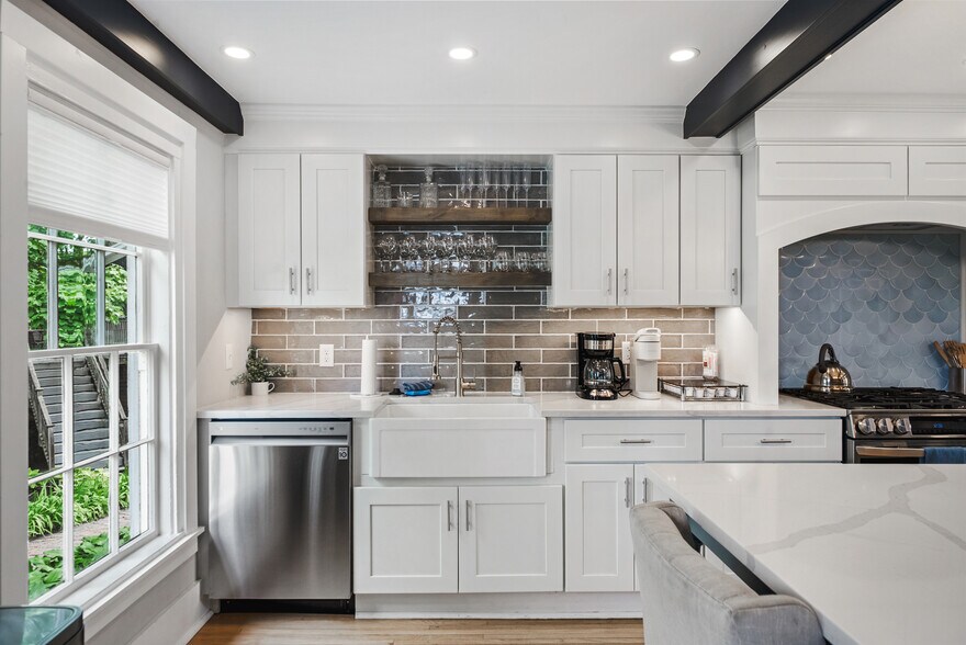 More Photos Of 371 Water St, Excelsior Hospitality For Sale