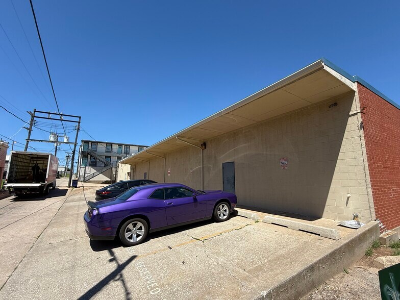 More Photos Of 416-418 NW 8th St, Oklahoma City Office For Sale