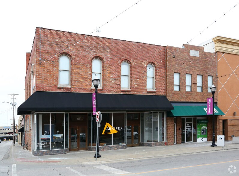 More Photos Of 221 Park Central South, Springfield Storefront Retail Residential For Lease