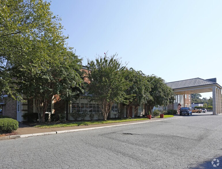 More Photos Of 3501 E Independence Blvd, Charlotte Apartments For Sale