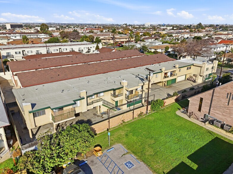 More Photos Of 16105 S Denker Ave, Gardena Multifamily For Sale