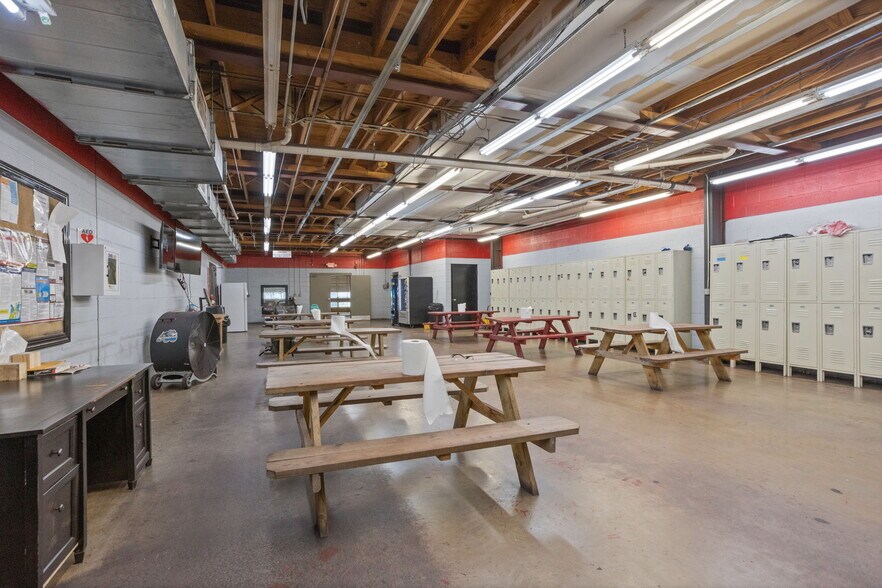 More Photos Of 1705 Old Georgia Hwy, Gaffney Warehouse For Lease