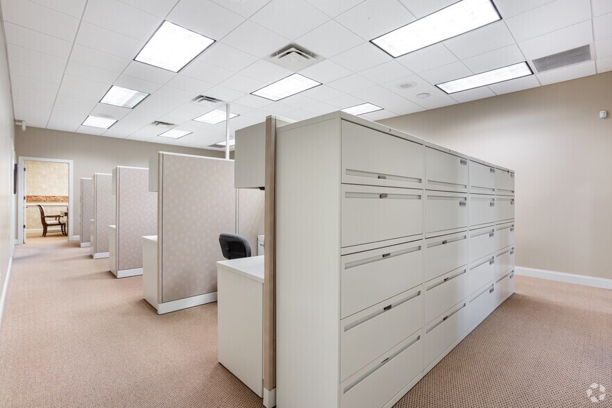 More Photos Of 2421 Brookstone Centre Pky, Columbus Medical For Sale