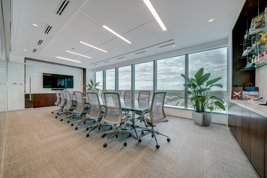More Photos Of 8950 SW 74th Ct, Miami Medical For Lease
