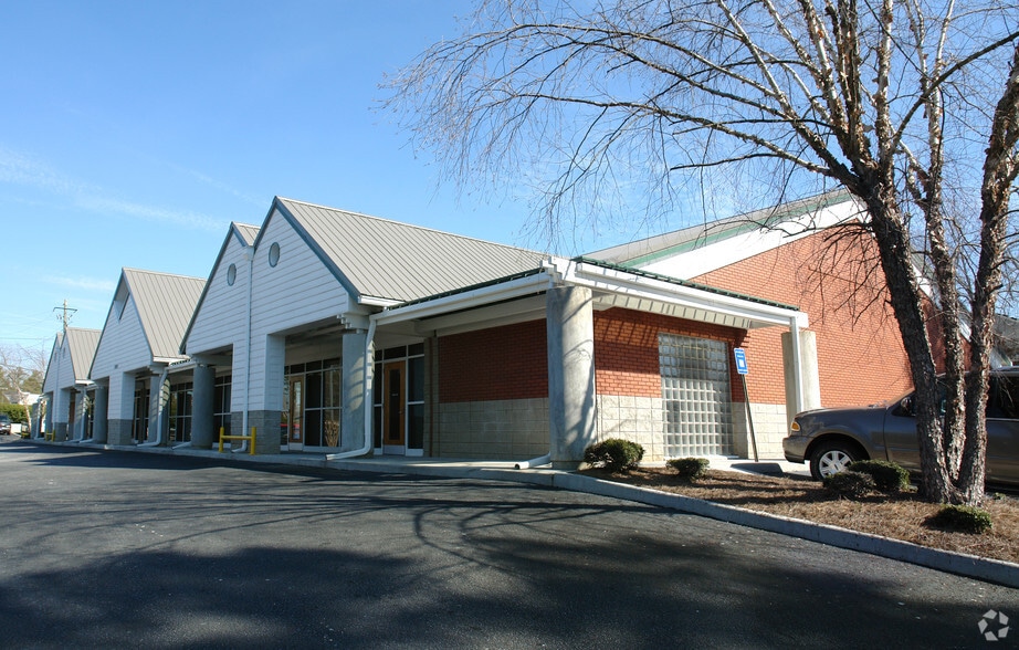 Primary Photo Of 1400 Wellbrook Cir, Conyers Medical For Sale