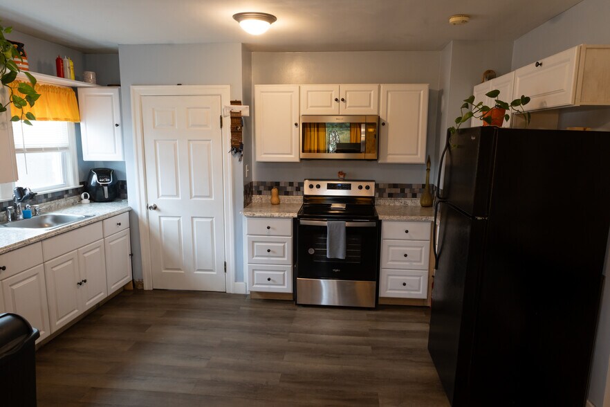 More Photos Of 2800 NY-49, West Monroe Auto Repair For Sale