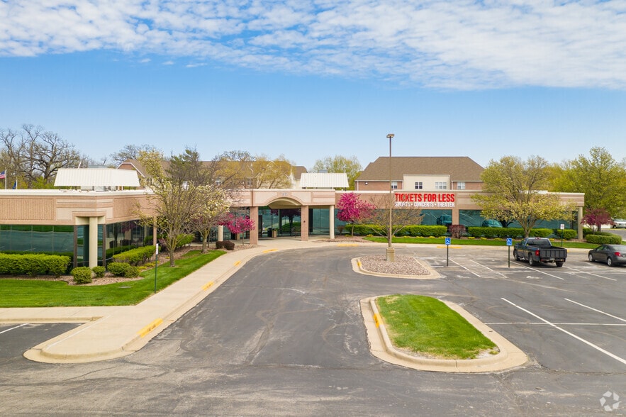 More Photos Of 12980 Metcalf Ave, Overland Park Unknown For Lease