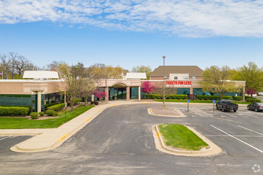 More Photos Of 12980 Metcalf Ave, Overland Park Unknown For Lease