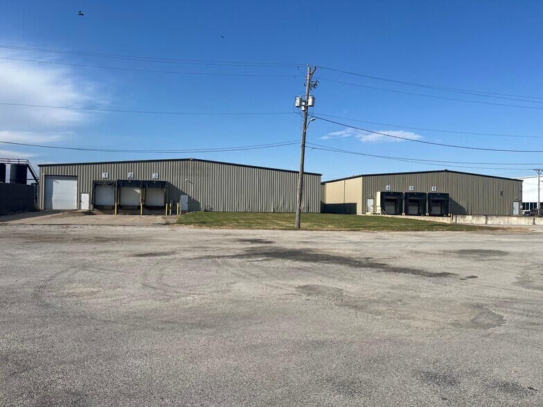 More Photos Of 1305 1st St, Rock Island Industrial For Lease