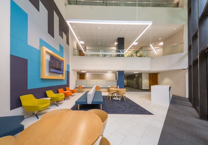 More Photos Of 500 Northridge Rd, Atlanta Office For Lease