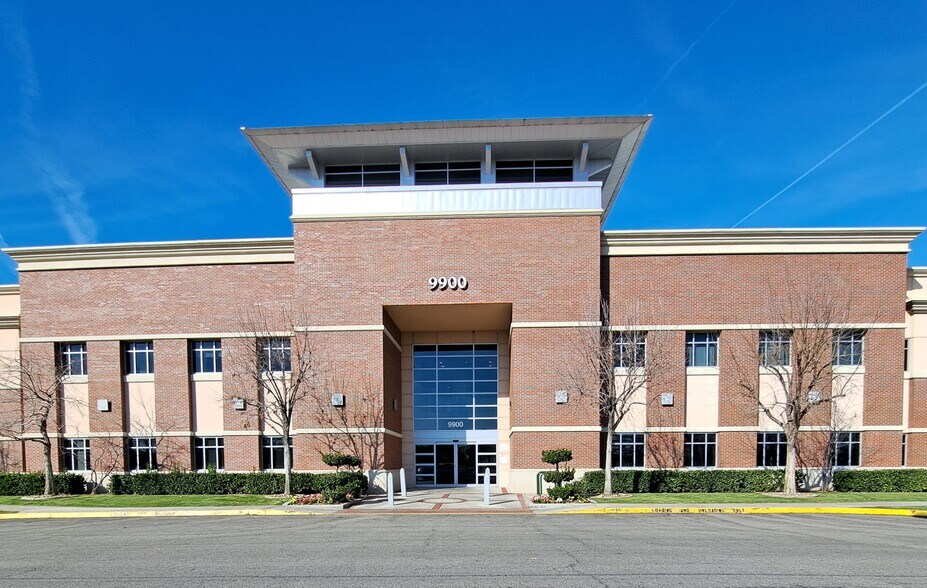 More Photos Of 9900 Stockdale Hwy, Bakersfield Medical For Sale