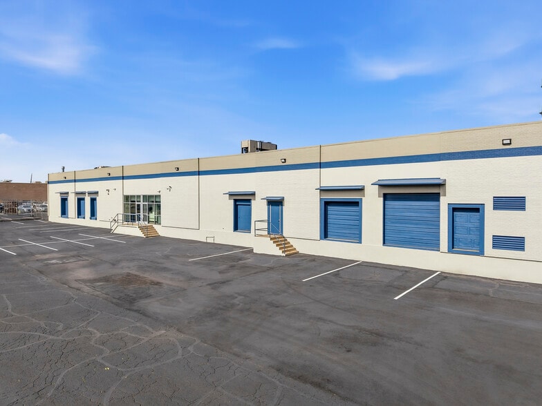 More Photos Of 4555-4585 Kingston St, Denver Warehouse For Lease