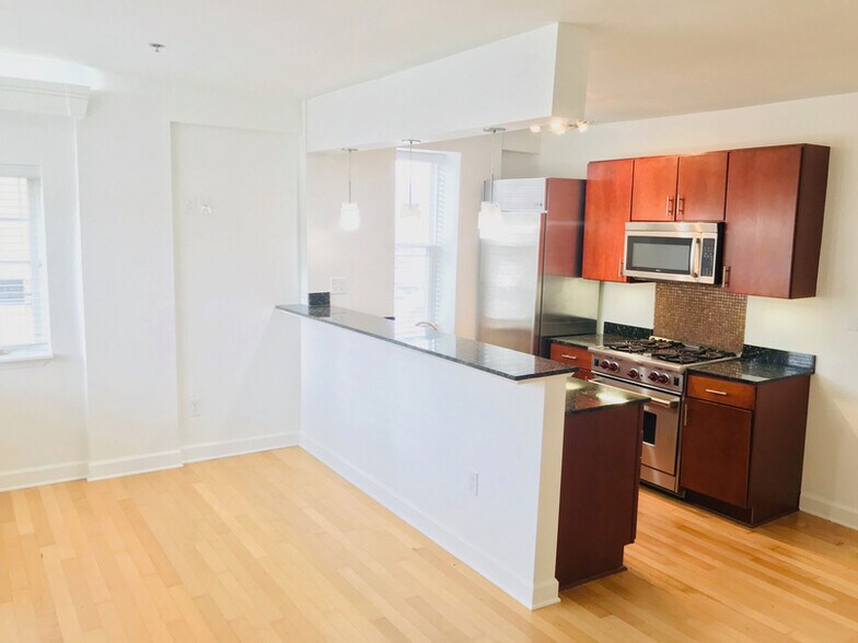 More Photos Of 827 N State St, Jackson Apartments For Sale