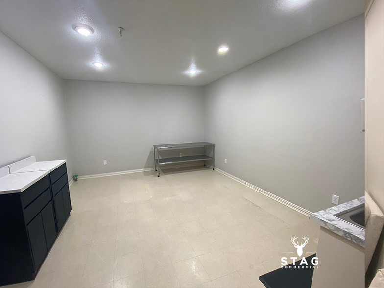 More Photos Of 3327 Colorado Blvd, Denton Medical For Lease