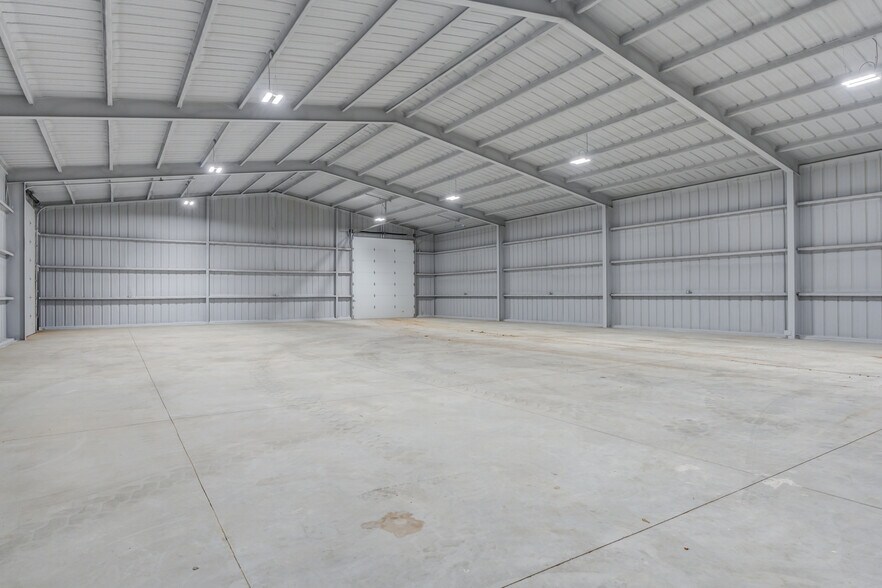 More Photos Of 8926 County Road 6820, Lubbock Warehouse For Sale