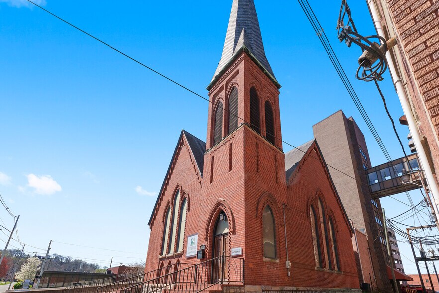 More Photos Of 311 17th St, Ashland Loft Creative Space For Sale