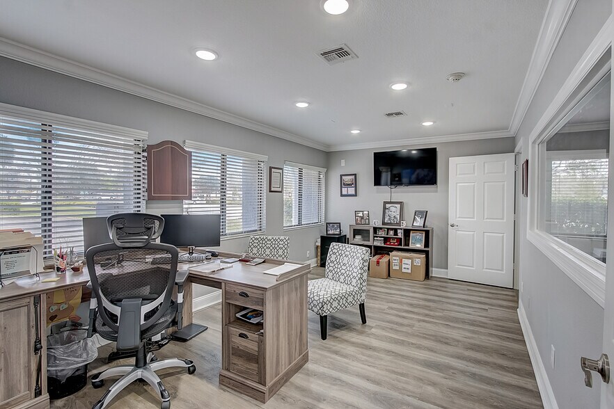 More Photos Of 201 W SR 434, Winter Springs Medical For Lease