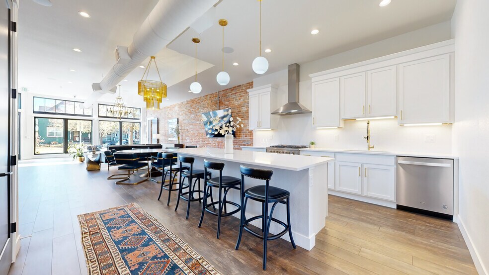 More Photos Of 3700 N Franklin St, Denver Office For Sale