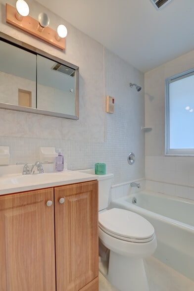 More Photos Of 8 SE 8th St, Fort Lauderdale Office For Sale