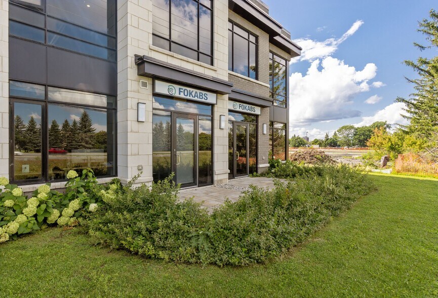 More Photos Of 2500 St. Laurent Blvd, Ottawa Medical For Sale