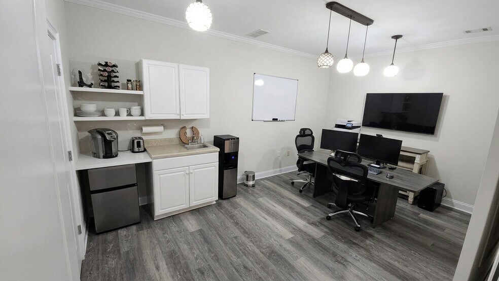 More Photos Of 110 Samaritan Dr, Cumming Medical For Sale