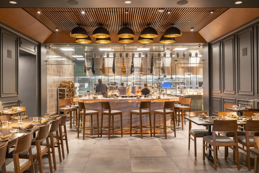 More Photos Of 714 Baronne St, New Orleans General Retail For Lease