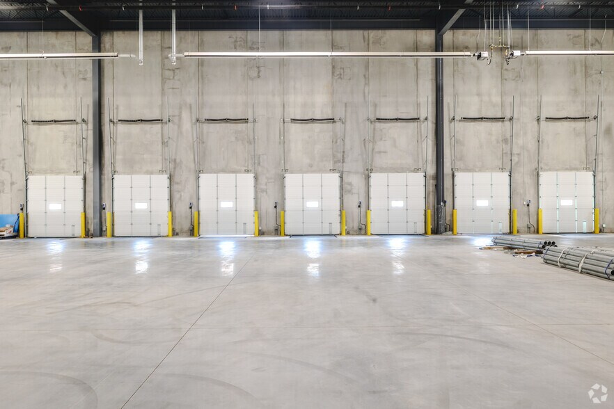 More Photos Of 203 Abbotside Way, Caledon Warehouse For Lease