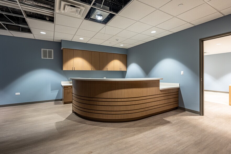 More Photos Of 456 Nelson Rd, New Lenox Freestanding For Lease