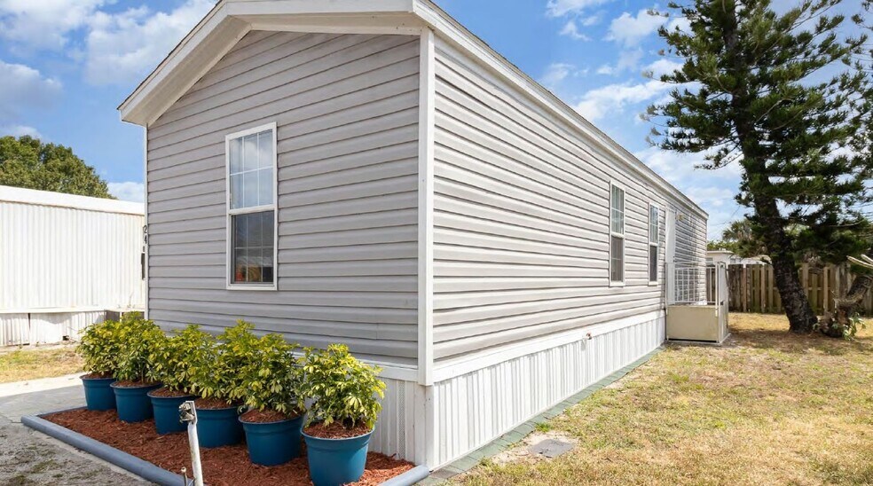 More Photos Of 3670 Dixie Hwy NE, Palm Bay Manufactured Housing Mobile Home Park For Sale