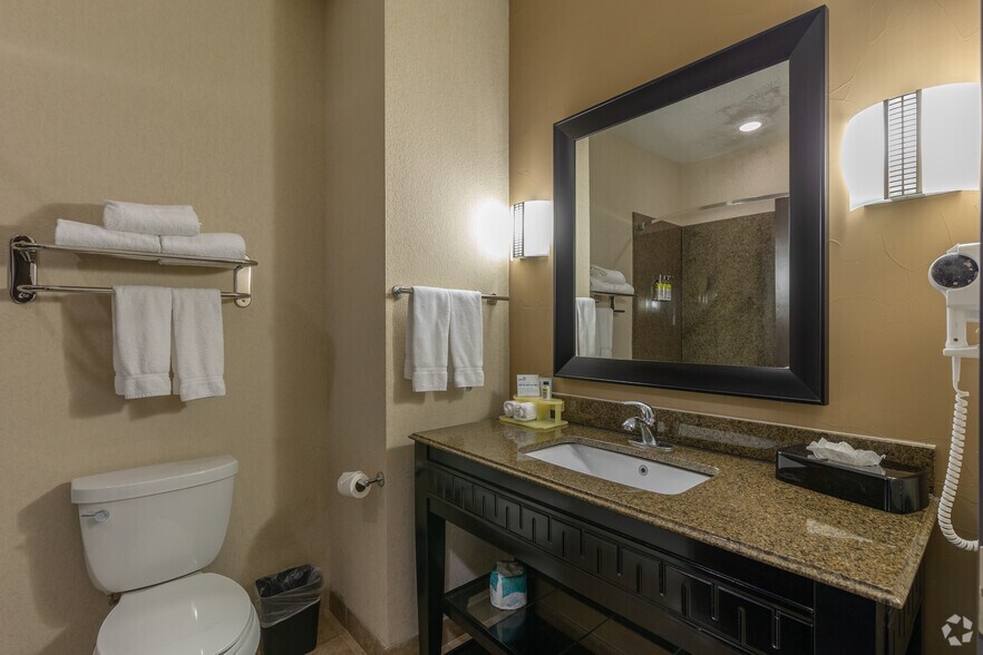 More Photos Of 9120 West Rd, Houston Hotel For Sale