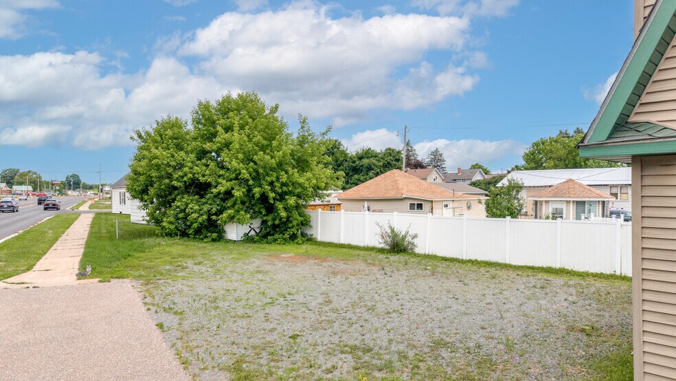 More Photos Of 212 E Margaret St, Iron Mountain Office For Sale