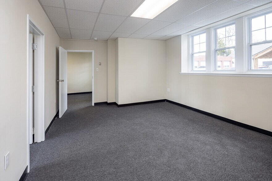 More Photos Of 154A W Eagle Rd, Havertown Medical For Lease