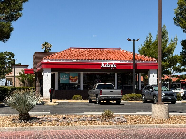 More Photos Of 21640 Bear Valley Rd, Apple Valley Storefront For Sale