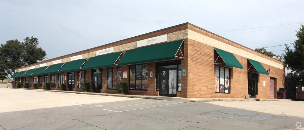 More Photos Of 2222 Patterson St, Greensboro Unknown For Lease