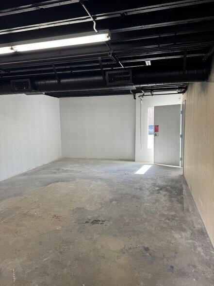 More Photos Of 4717 Laurel Canyon Blvd, Studio City Office For Sale