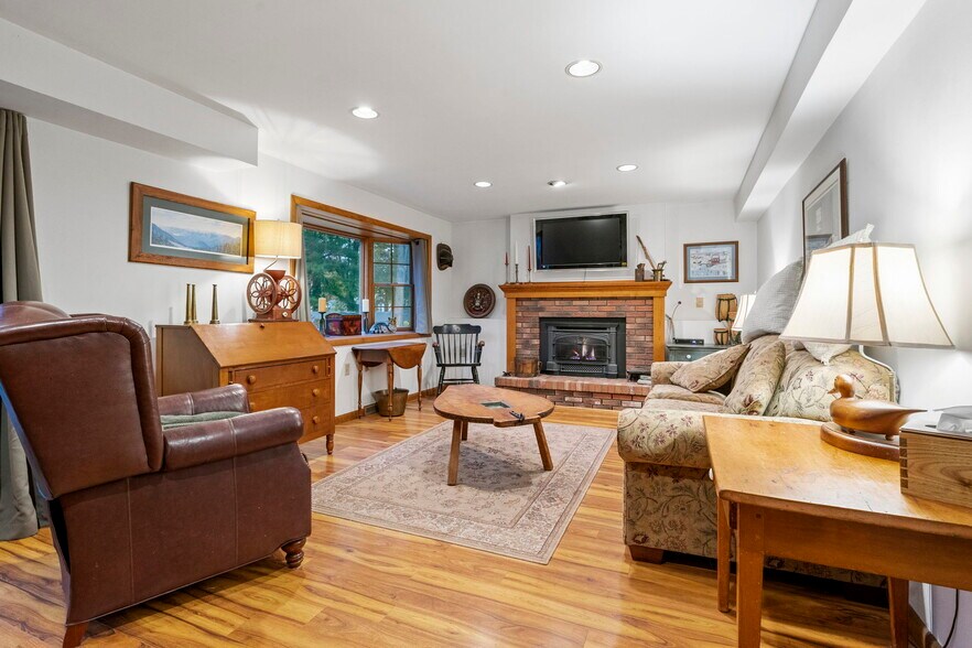 More Photos Of 6 Arbor Dr, Glens Falls Office For Sale