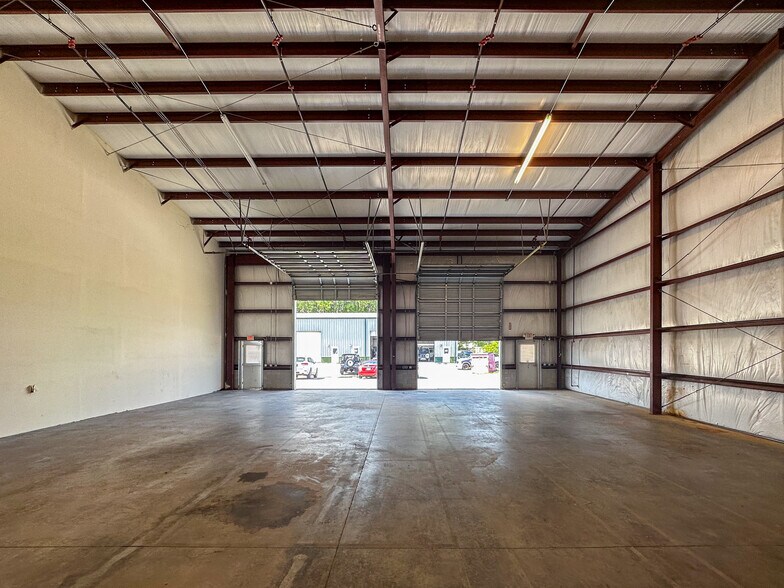 More Photos Of 7644 Southrail Rd, North Charleston Unknown For Lease