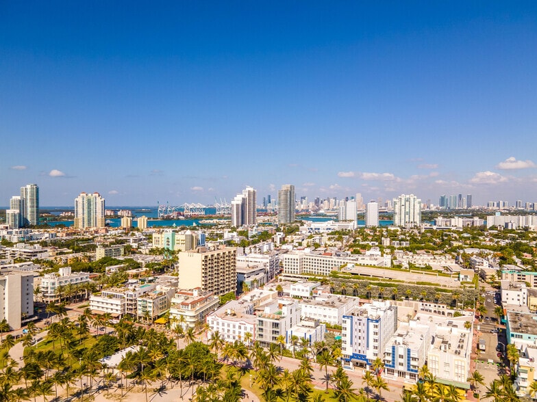More Photos Of 600 Ocean Dr, Miami Beach Hotel For Sale
