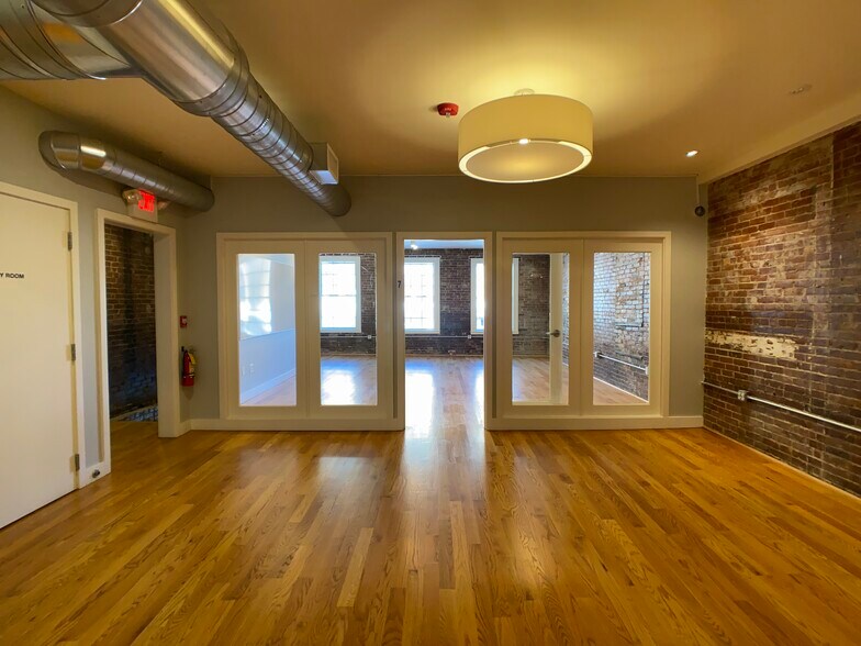 More Photos Of 93-97 Clemence St, Providence Office Residential For Lease