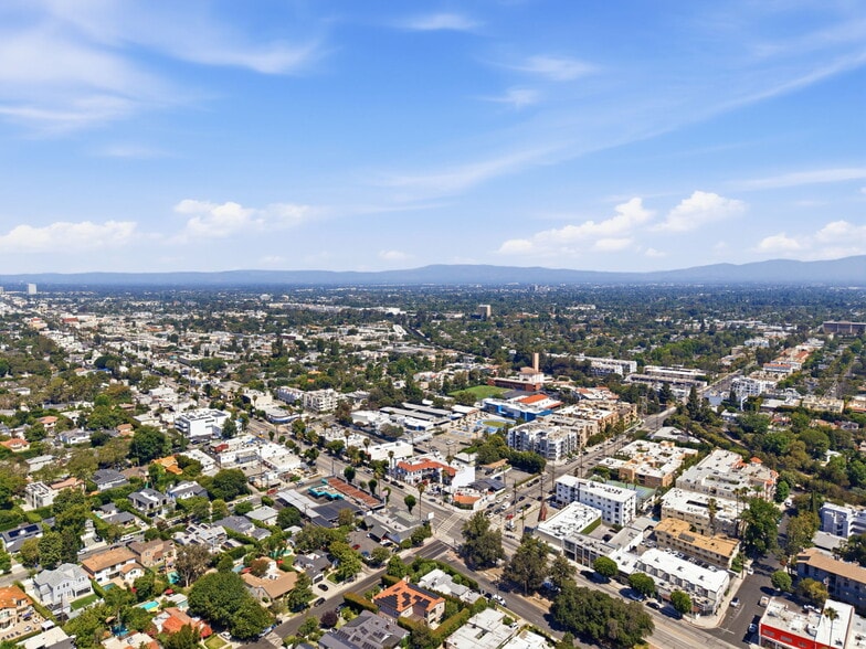 More Photos Of 13273 Ventura Blvd, Studio City Storefront Retail Office For Lease