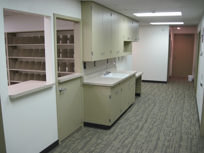 More Photos Of 2201-2205 19th St, Bakersfield Medical For Sale