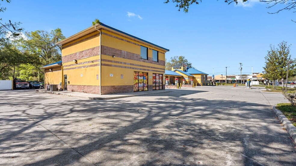 More Photos Of 113 S Valrico Rd, Valrico Carwash For Sale