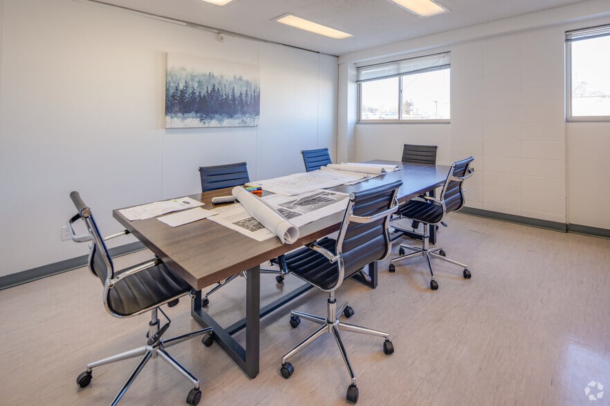 More Photos Of 12140-12160 103A Av, Surrey Warehouse For Lease